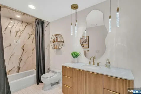 31 Burning Hollow Road Saddle River NJ 07458