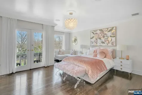 31 Burning Hollow Road Saddle River NJ 07458