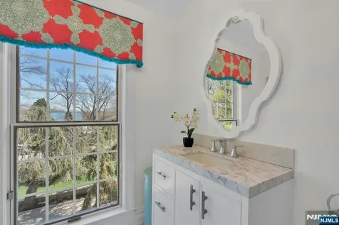 31 Burning Hollow Road Saddle River NJ 07458