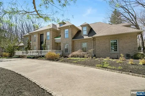 31 Burning Hollow Road Saddle River NJ 07458