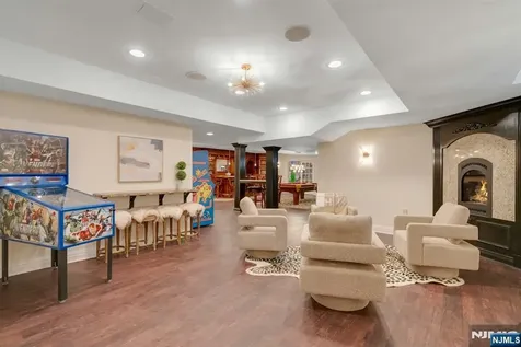31 Burning Hollow Road Saddle River NJ 07458
