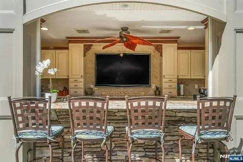 31 Burning Hollow Road Saddle River NJ 07458