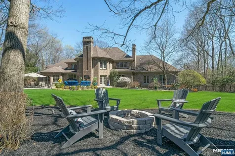 31 Burning Hollow Road Saddle River NJ 07458