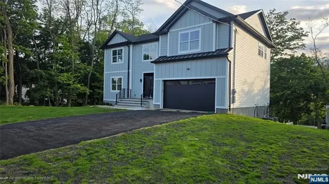 15 Walker Avenue West Milford NJ 07480