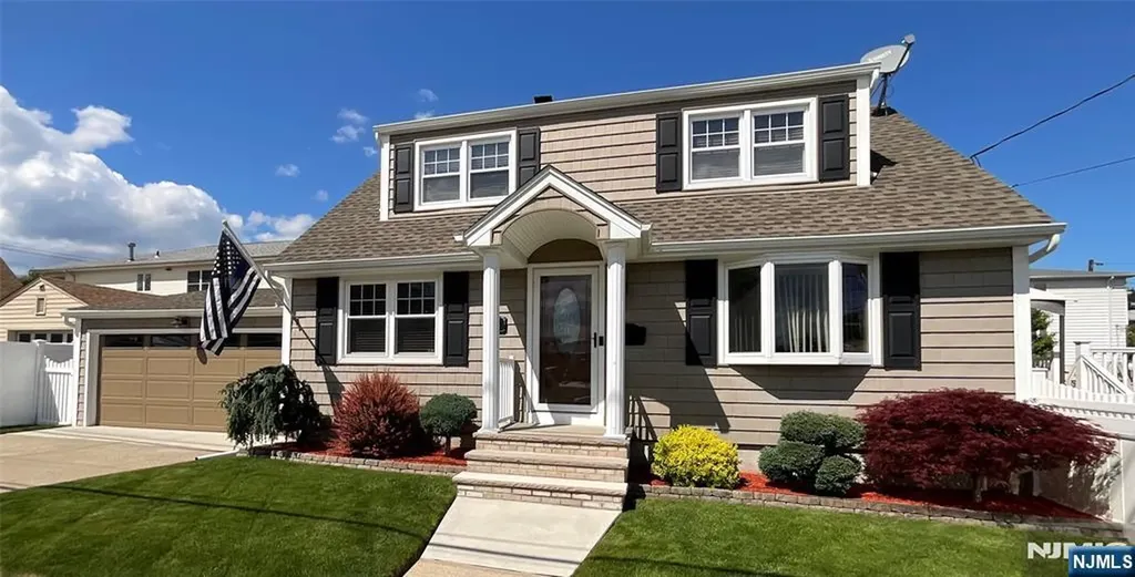 321 Thomas Avenue Lyndhurst NJ 07071