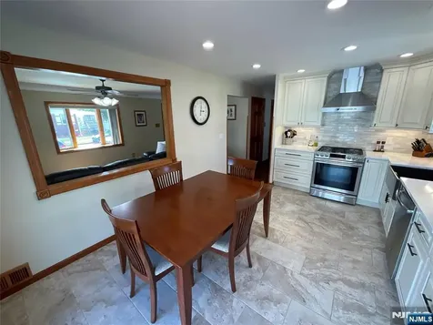 321 Thomas Avenue Lyndhurst NJ 07071