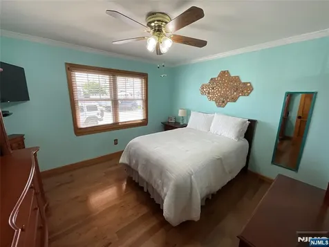 321 Thomas Avenue Lyndhurst NJ 07071