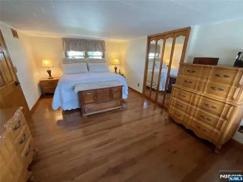 321 Thomas Avenue Lyndhurst NJ 07071