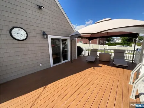 321 Thomas Avenue Lyndhurst NJ 07071