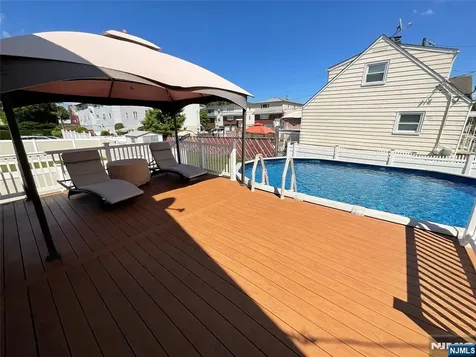 321 Thomas Avenue Lyndhurst NJ 07071