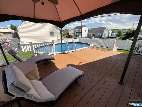 321 Thomas Avenue Lyndhurst NJ 07071