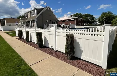 321 Thomas Avenue Lyndhurst NJ 07071