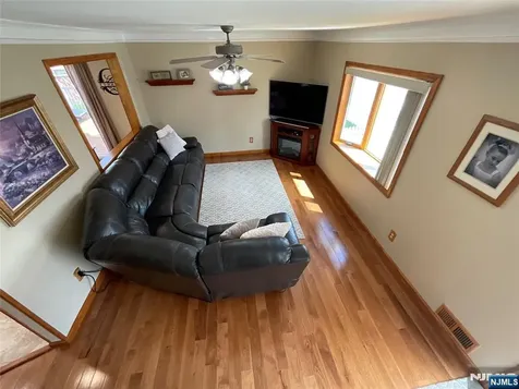 321 Thomas Avenue Lyndhurst NJ 07071