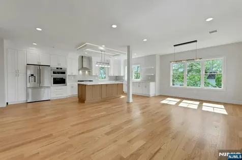 30-32 Centre Street Nutley NJ 07110