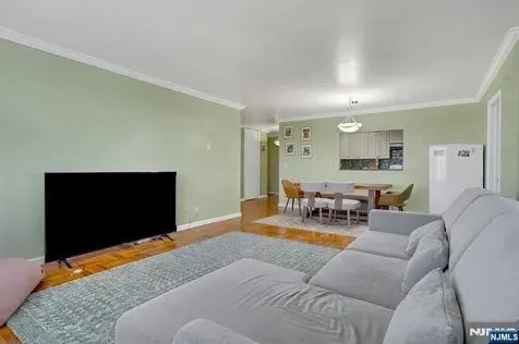 2000 Linwood Avenue Fort Lee NJ 07024