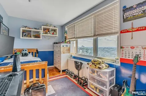 2000 Linwood Avenue Fort Lee NJ 07024