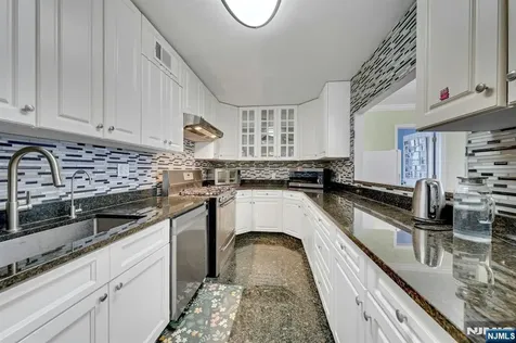 2000 Linwood Avenue Fort Lee NJ 07024
