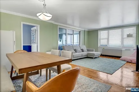 2000 Linwood Avenue Fort Lee NJ 07024