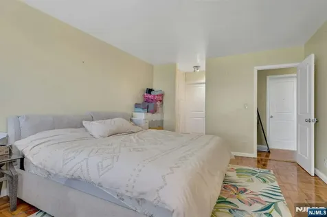 2000 Linwood Avenue Fort Lee NJ 07024