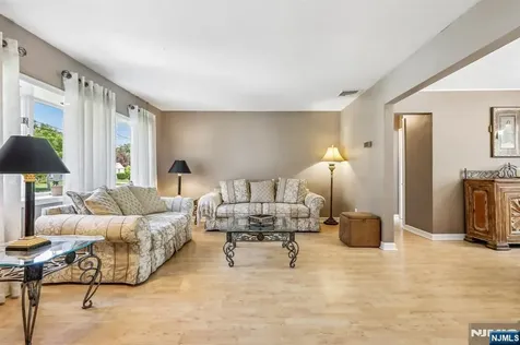 320 Jordan Road New Milford NJ 07646