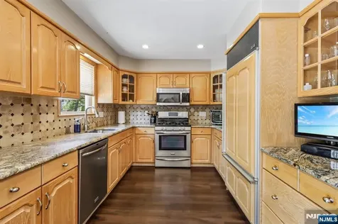 320 Jordan Road New Milford NJ 07646