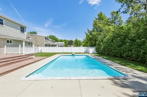 320 Jordan Road New Milford NJ 07646