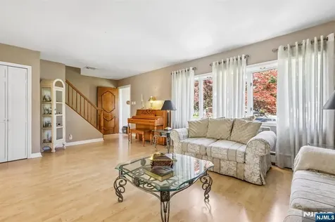 320 Jordan Road New Milford NJ 07646