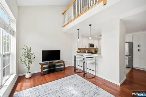 281 Riverwalk Way Clifton NJ 07014