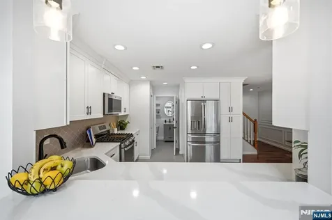 281 Riverwalk Way Clifton NJ 07014