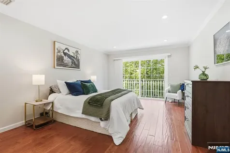 281 Riverwalk Way Clifton NJ 07014