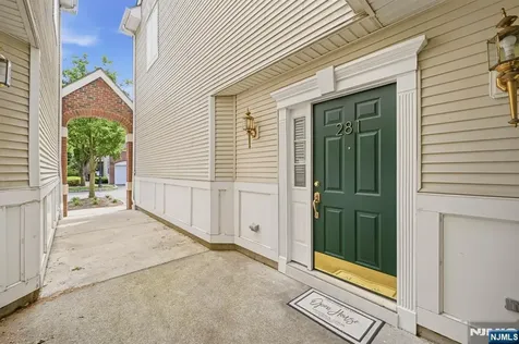 281 Riverwalk Way Clifton NJ 07014