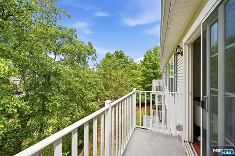 281 Riverwalk Way Clifton NJ 07014