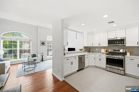 281 Riverwalk Way Clifton NJ 07014