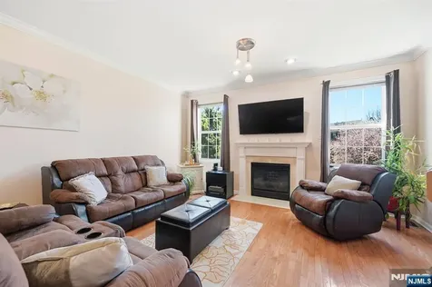 424 Hartford Drive Nutley NJ 07110