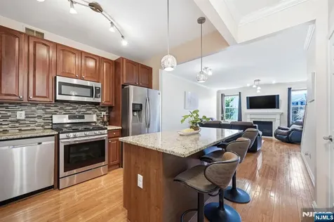 424 Hartford Drive Nutley NJ 07110