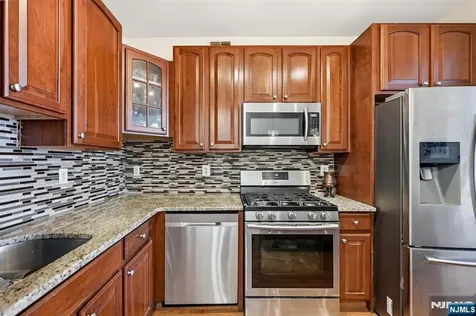 424 Hartford Drive Nutley NJ 07110