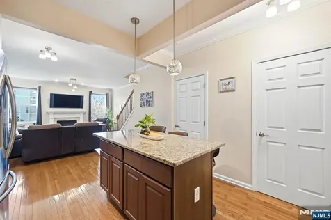 424 Hartford Drive Nutley NJ 07110