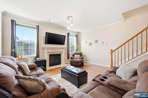 424 Hartford Drive Nutley NJ 07110