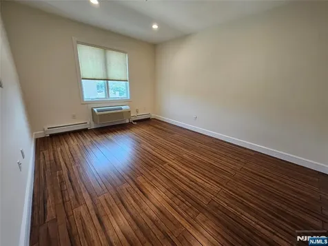 125 W Central Boulevard Palisades Park NJ 07650