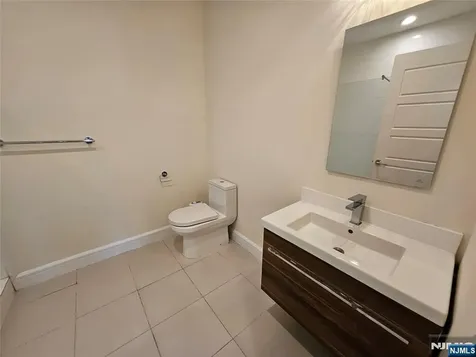 125 W Central Boulevard Palisades Park NJ 07650