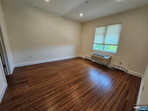 125 W Central Boulevard Palisades Park NJ 07650