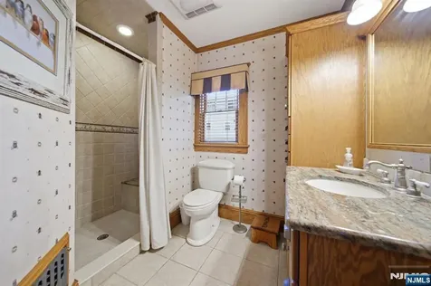 374 Diamond Bridge Avenue Hawthorne NJ 07506