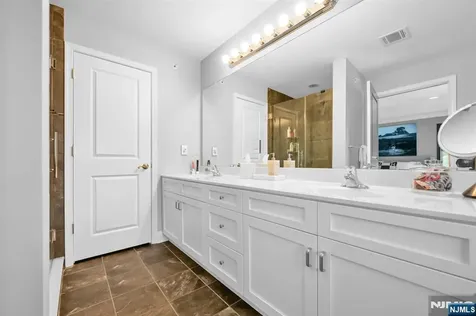2308 Freeman Way Allendale NJ 07401