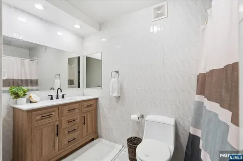 300 Winston Drive Cliffside Park NJ 07010