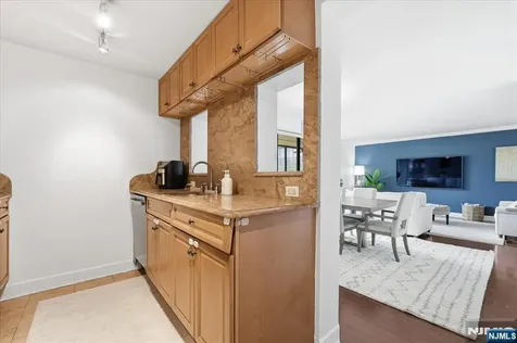 300 Winston Drive Cliffside Park NJ 07010