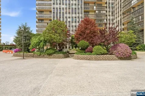 300 Winston Drive Cliffside Park NJ 07010