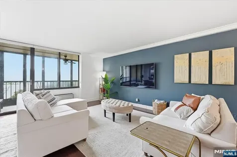 300 Winston Drive Cliffside Park NJ 07010