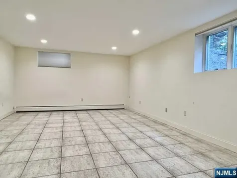 696 Undercliff Avenue Edgewater NJ 07020