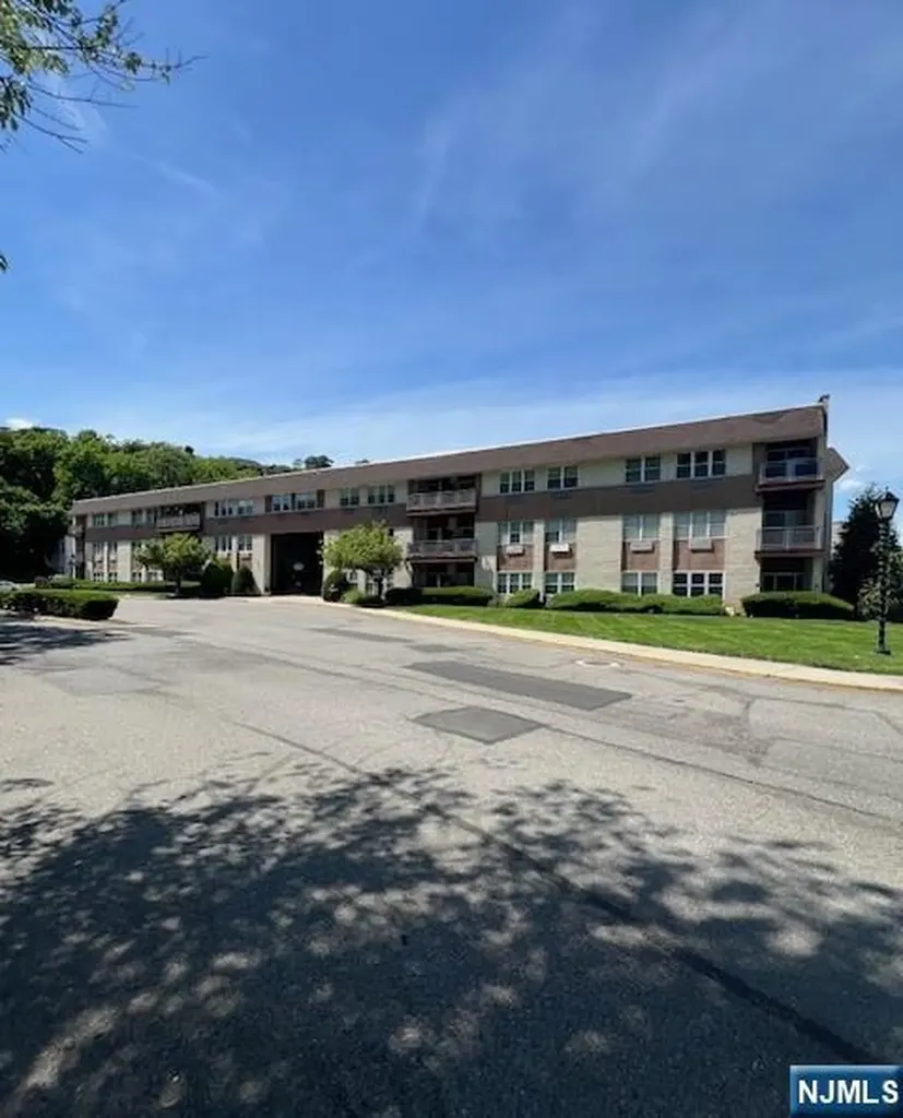 1111 River Road Edgewater NJ 07020
