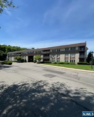 1111 River Road Edgewater NJ 07020